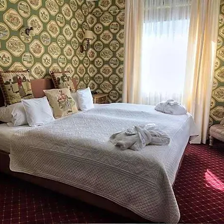Kern Hotel 4*